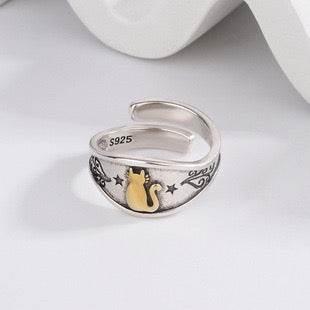 Sterling silver cat ring with gold accent, perfect pet lover accessory for cat owners